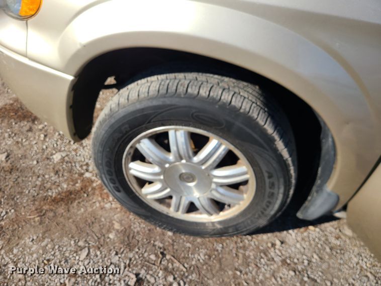 image for item JG9506 2006 Chrysler Town & Country Touring  van