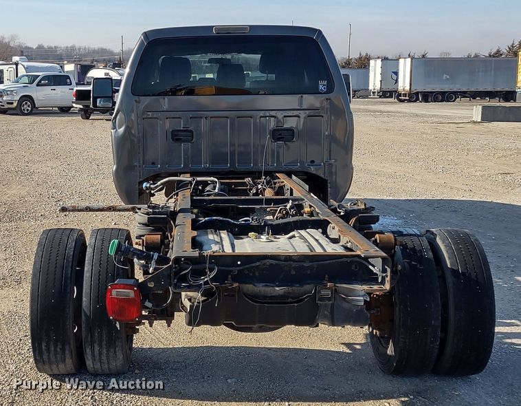 image for item JK9199 2015 Ford F450 Super Duty XLT  Crew Cab truck cab and chassis