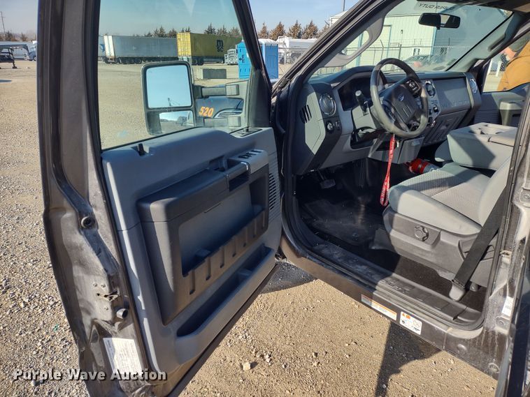 image for item JK9199 2015 Ford F450 Super Duty XLT  Crew Cab truck cab and chassis