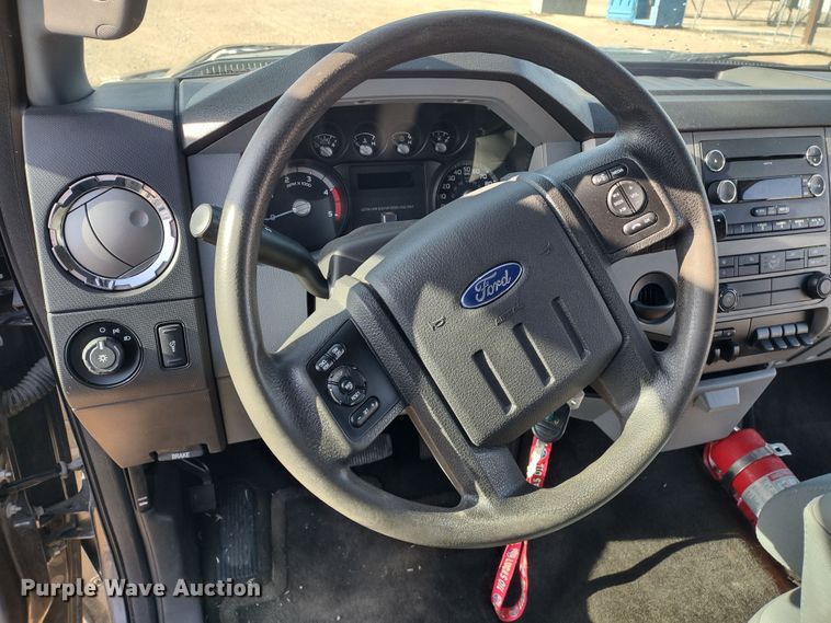 image for item JK9199 2015 Ford F450 Super Duty XLT  Crew Cab truck cab and chassis