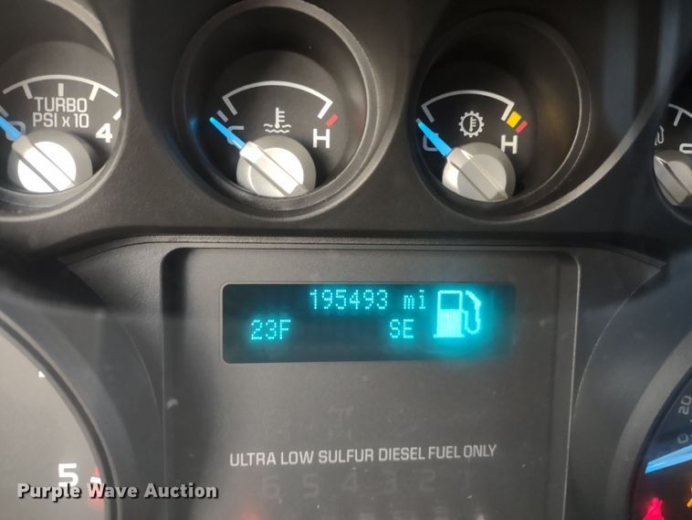 image for item JK9199 2015 Ford F450 Super Duty XLT  Crew Cab truck cab and chassis