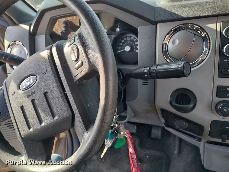 image for item JK9199 2015 Ford F450 Super Duty XLT  Crew Cab truck cab and chassis