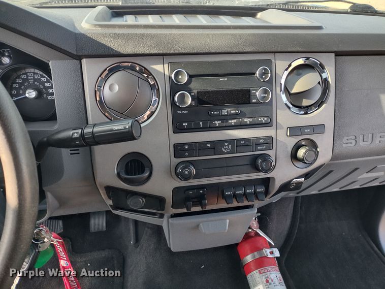 image for item JK9199 2015 Ford F450 Super Duty XLT  Crew Cab truck cab and chassis