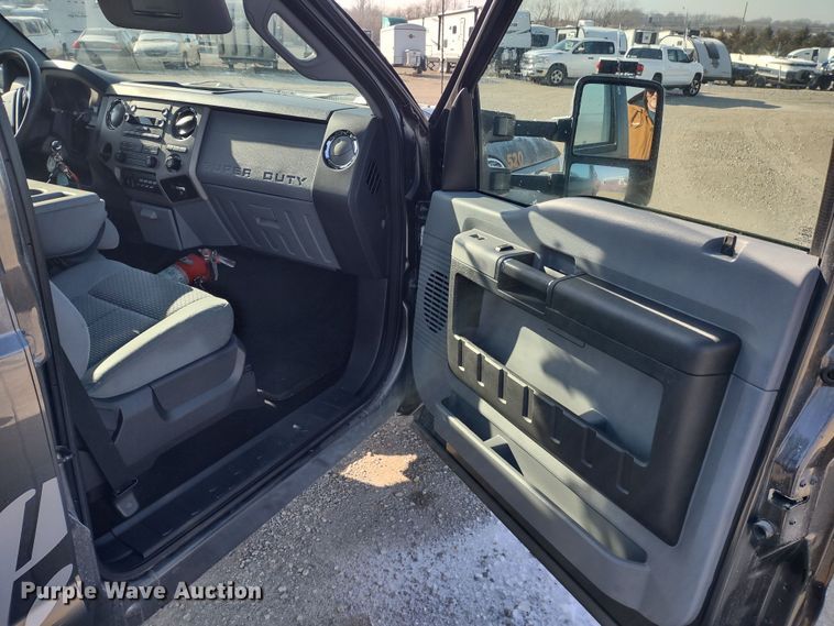 image for item JK9199 2015 Ford F450 Super Duty XLT  Crew Cab truck cab and chassis