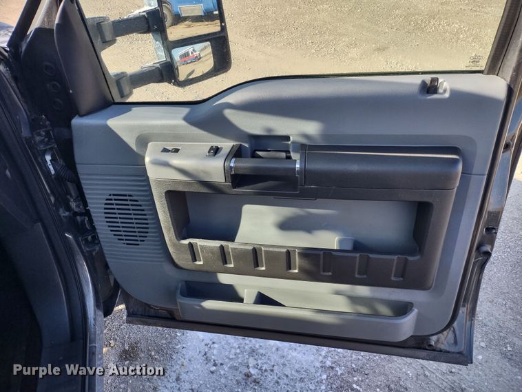 image for item JK9199 2015 Ford F450 Super Duty XLT  Crew Cab truck cab and chassis