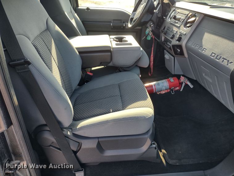 image for item JK9199 2015 Ford F450 Super Duty XLT  Crew Cab truck cab and chassis