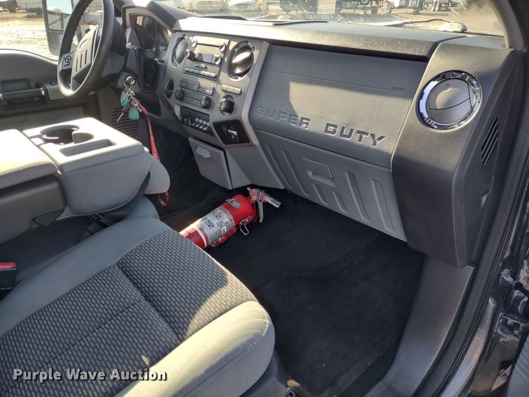 image for item JK9199 2015 Ford F450 Super Duty XLT  Crew Cab truck cab and chassis