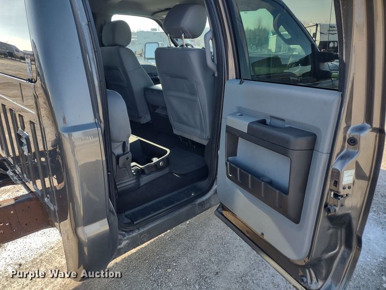 image for item JK9199 2015 Ford F450 Super Duty XLT  Crew Cab truck cab and chassis