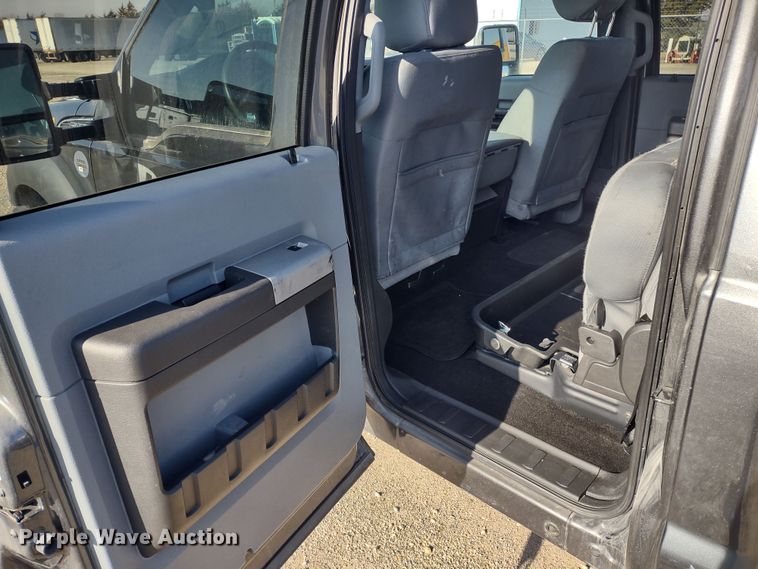 image for item JK9199 2015 Ford F450 Super Duty XLT  Crew Cab truck cab and chassis