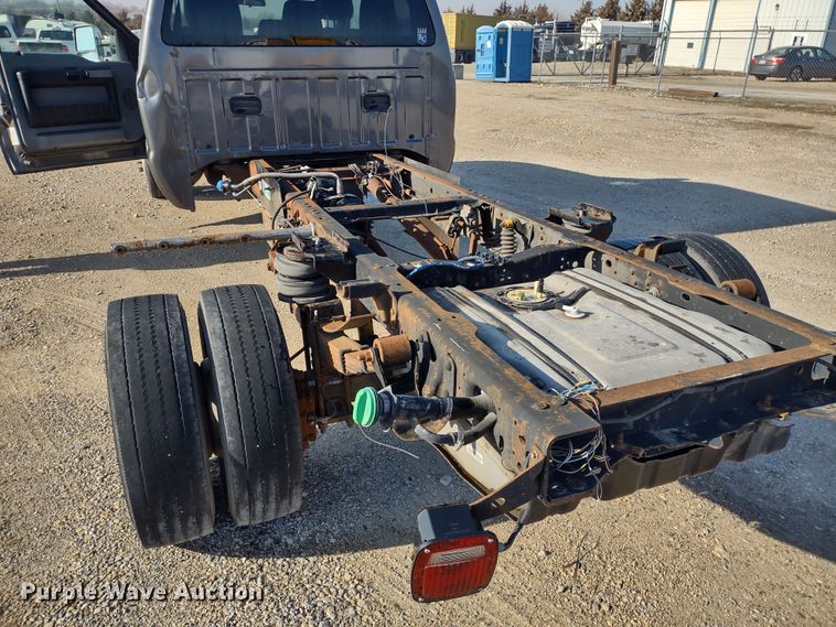 image for item JK9199 2015 Ford F450 Super Duty XLT  Crew Cab truck cab and chassis