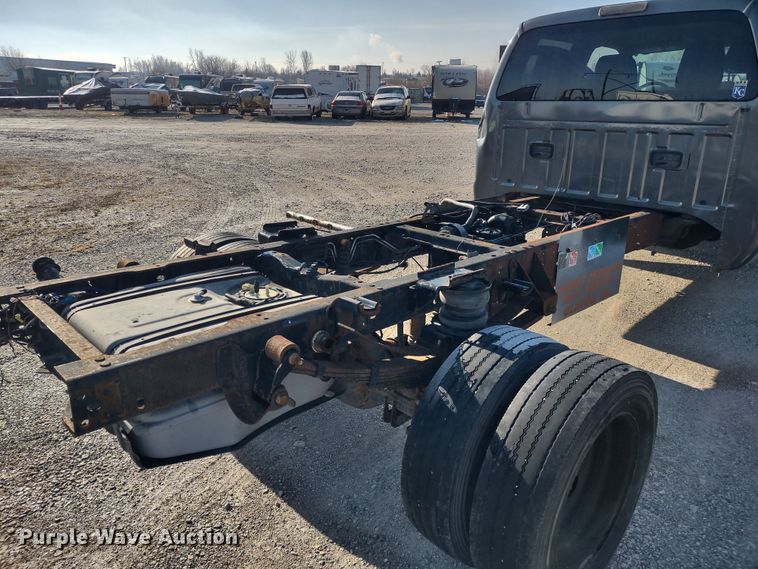 image for item JK9199 2015 Ford F450 Super Duty XLT  Crew Cab truck cab and chassis