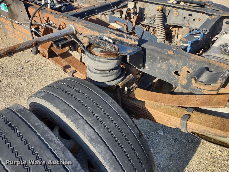 image for item JK9199 2015 Ford F450 Super Duty XLT  Crew Cab truck cab and chassis