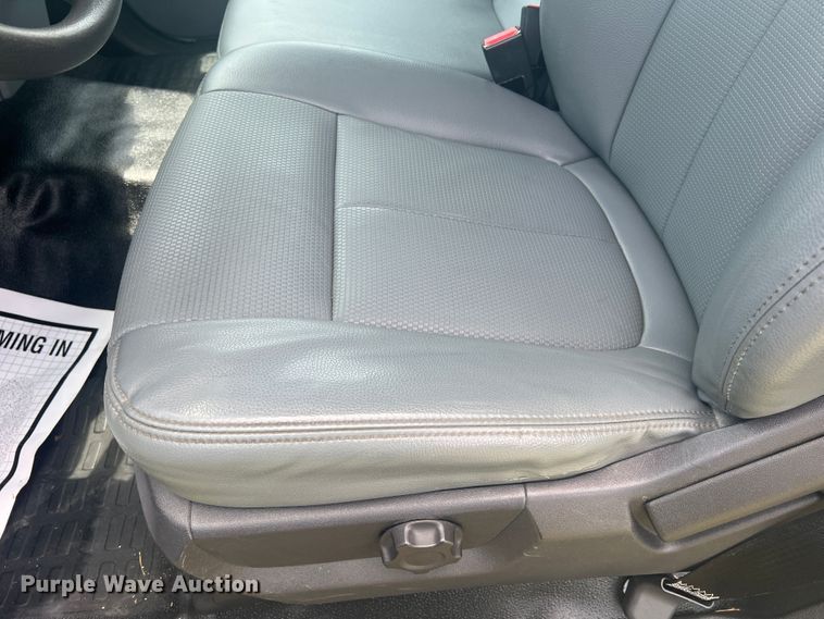 image for item JM9257 2013 Ford F350 Super Duty XL  pickup truck