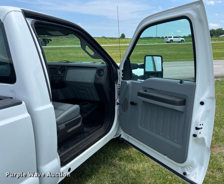 image for item JM9257 2013 Ford F350 Super Duty XL  pickup truck