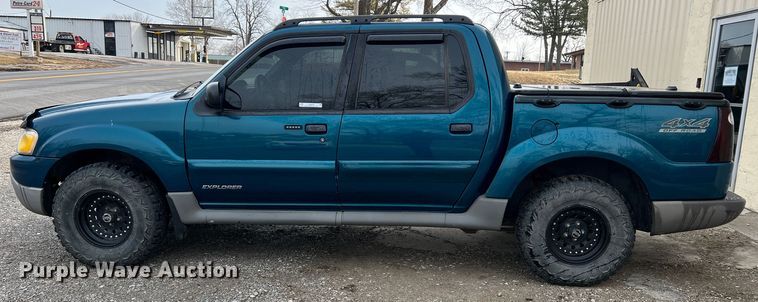 image for item JU9657 2001 Ford Explorer Sport Trac  Crew Cab pickup truck