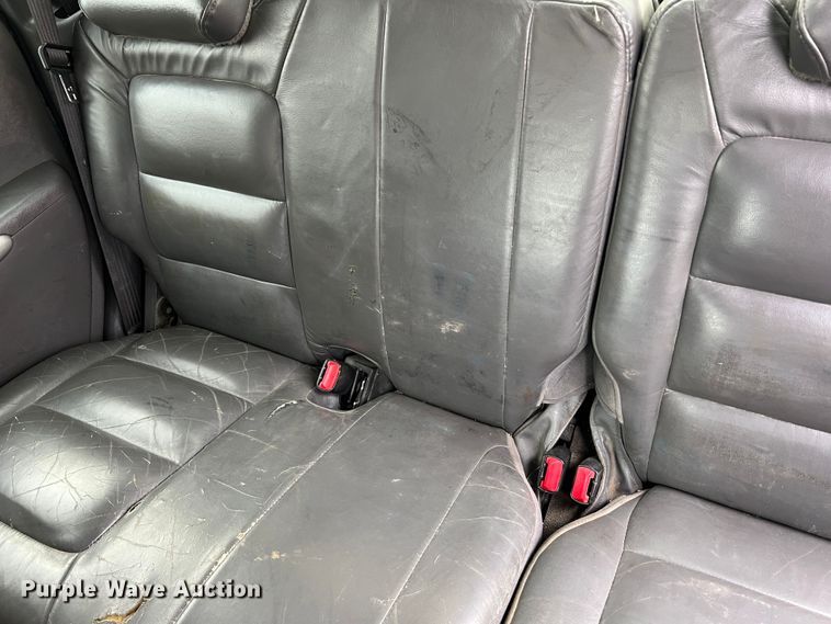 image for item JU9657 2001 Ford Explorer Sport Trac  Crew Cab pickup truck