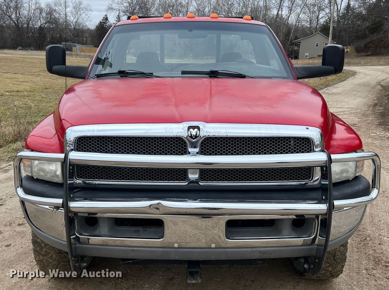 image for item JU9671 2001 Dodge Ram 3500 SLT Laramie  flatbed pickup truck