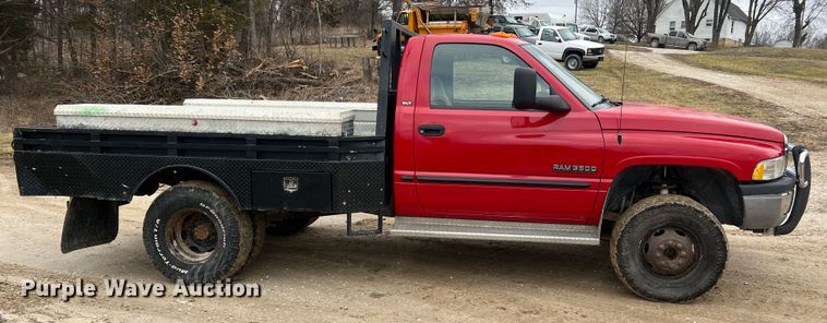 image for item JU9671 2001 Dodge Ram 3500 SLT Laramie  flatbed pickup truck