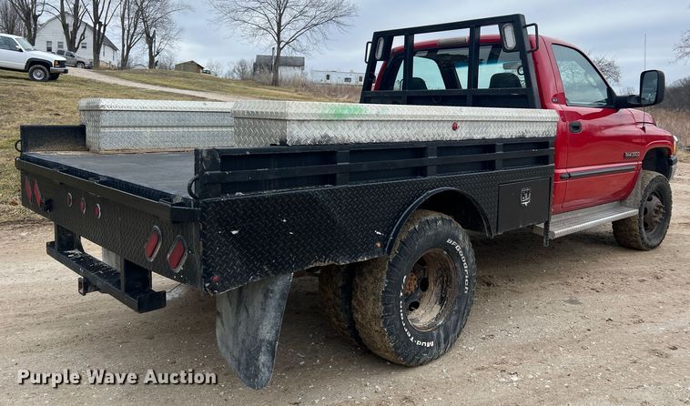 image for item JU9671 2001 Dodge Ram 3500 SLT Laramie  flatbed pickup truck