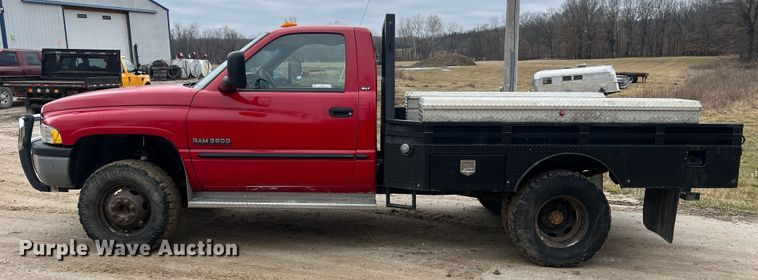 image for item JU9671 2001 Dodge Ram 3500 SLT Laramie  flatbed pickup truck
