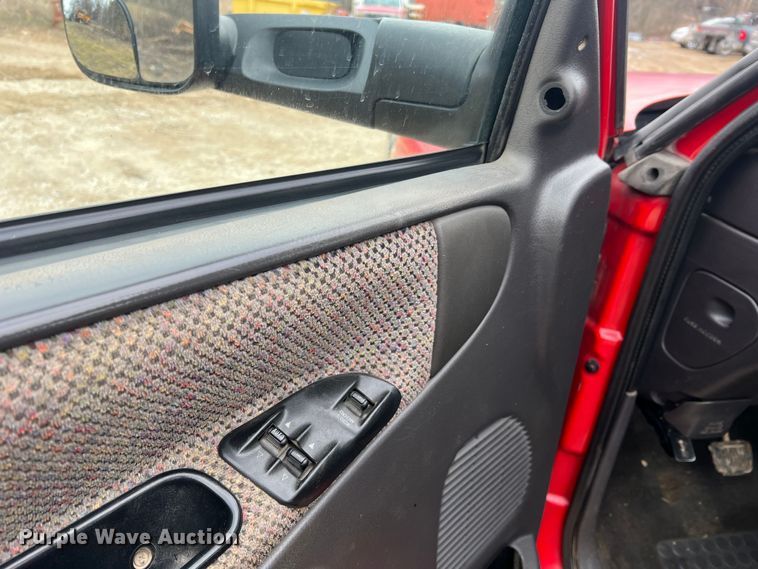 image for item JU9671 2001 Dodge Ram 3500 SLT Laramie  flatbed pickup truck