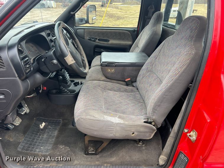 image for item JU9671 2001 Dodge Ram 3500 SLT Laramie  flatbed pickup truck