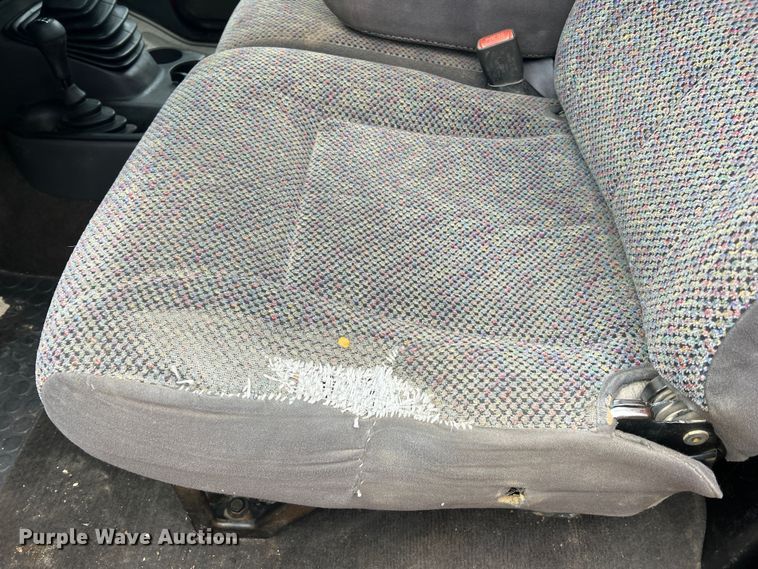 image for item JU9671 2001 Dodge Ram 3500 SLT Laramie  flatbed pickup truck