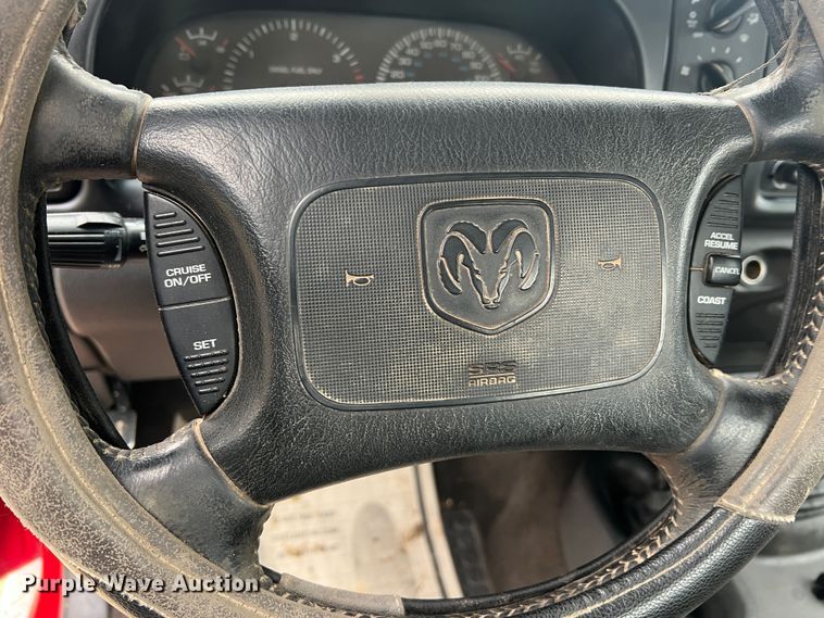 image for item JU9671 2001 Dodge Ram 3500 SLT Laramie  flatbed pickup truck