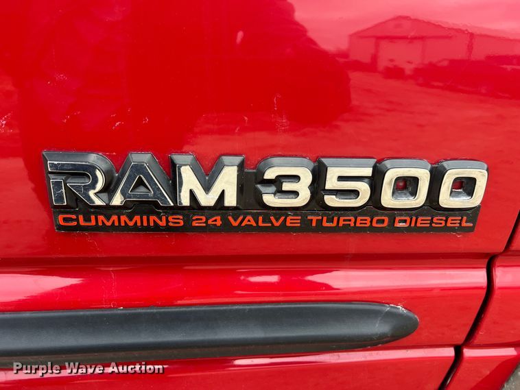 image for item JU9671 2001 Dodge Ram 3500 SLT Laramie  flatbed pickup truck