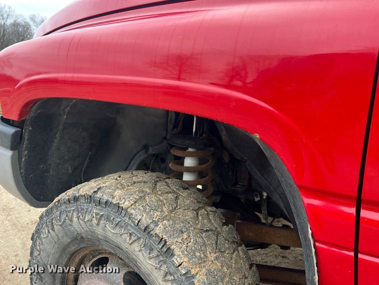 image for item JU9671 2001 Dodge Ram 3500 SLT Laramie  flatbed pickup truck