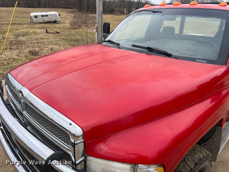 image for item JU9671 2001 Dodge Ram 3500 SLT Laramie  flatbed pickup truck