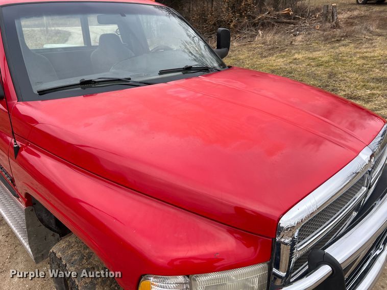 image for item JU9671 2001 Dodge Ram 3500 SLT Laramie  flatbed pickup truck