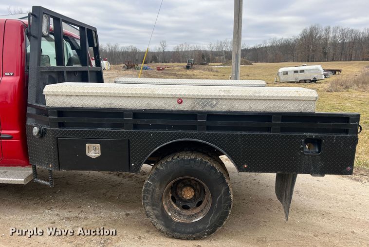 image for item JU9671 2001 Dodge Ram 3500 SLT Laramie  flatbed pickup truck