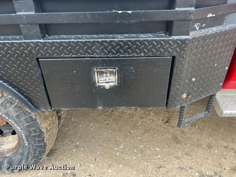 image for item JU9671 2001 Dodge Ram 3500 SLT Laramie  flatbed pickup truck