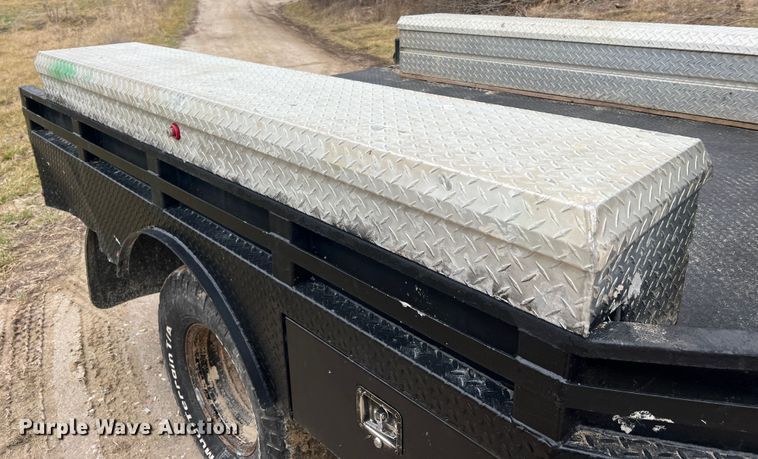 image for item JU9671 2001 Dodge Ram 3500 SLT Laramie  flatbed pickup truck