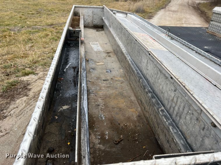 image for item JU9671 2001 Dodge Ram 3500 SLT Laramie  flatbed pickup truck