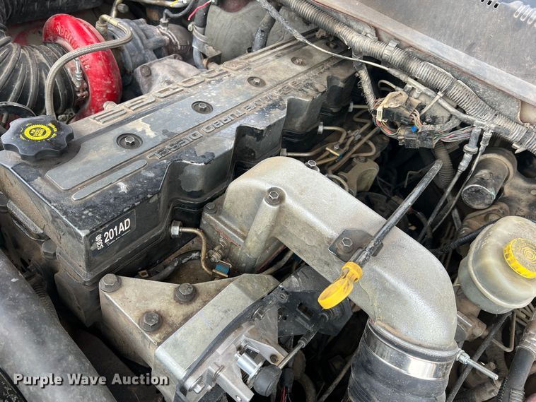 image for item JU9671 2001 Dodge Ram 3500 SLT Laramie  flatbed pickup truck