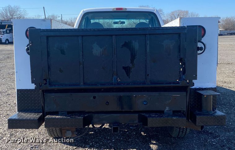 image for item JW9186 2005 Ford F250 Super Duty  utility bed pickup truck