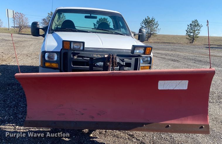 image for item JW9186 2005 Ford F250 Super Duty  utility bed pickup truck