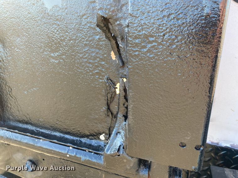 image for item JW9186 2005 Ford F250 Super Duty  utility bed pickup truck