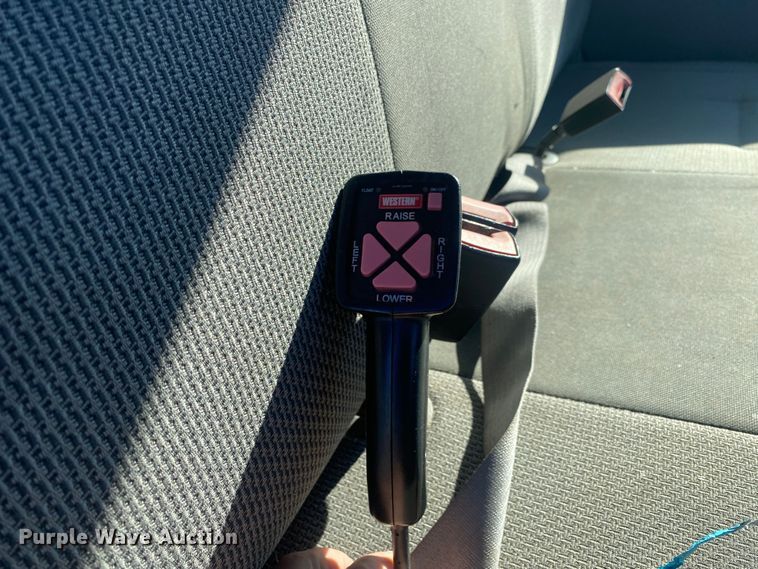 image for item JW9186 2005 Ford F250 Super Duty  utility bed pickup truck