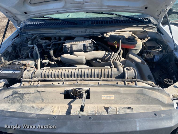 image for item JW9186 2005 Ford F250 Super Duty  utility bed pickup truck