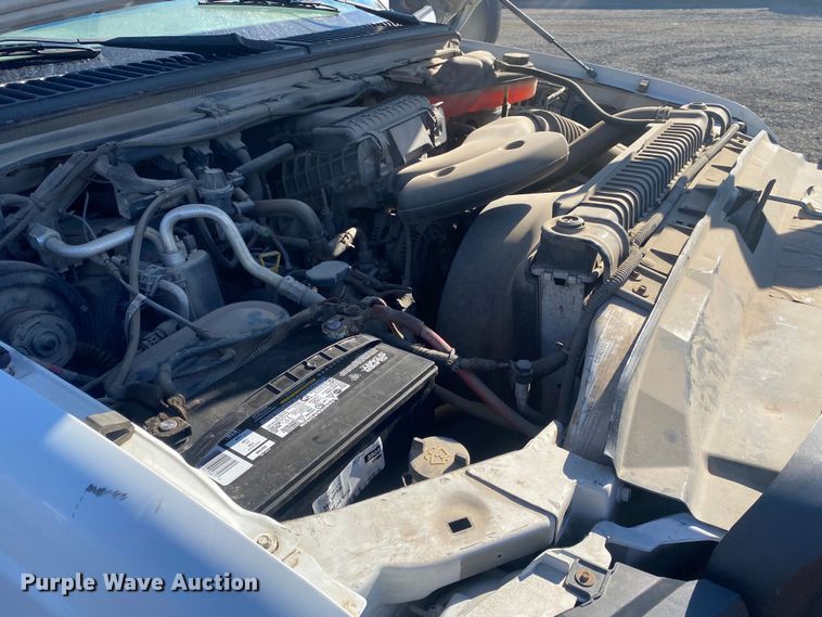 image for item JW9186 2005 Ford F250 Super Duty  utility bed pickup truck