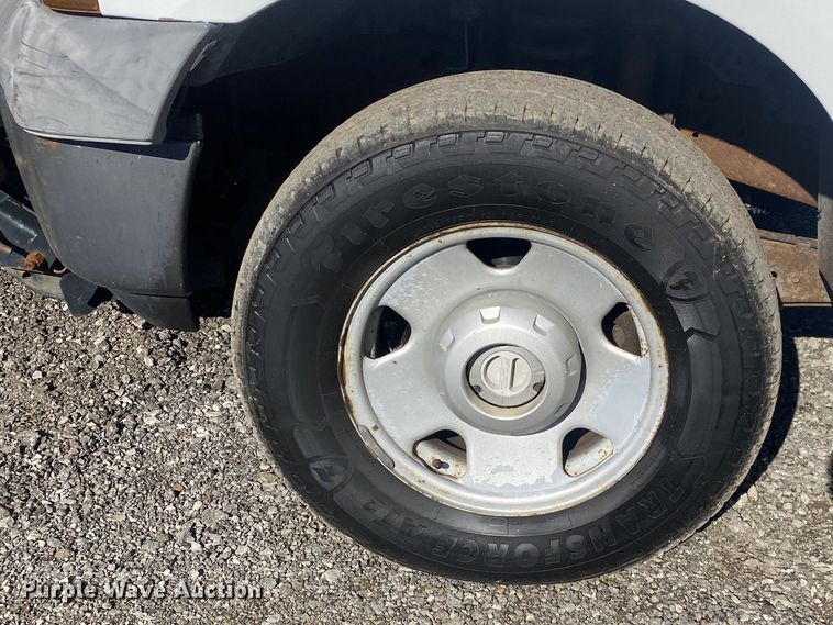 image for item JW9186 2005 Ford F250 Super Duty  utility bed pickup truck