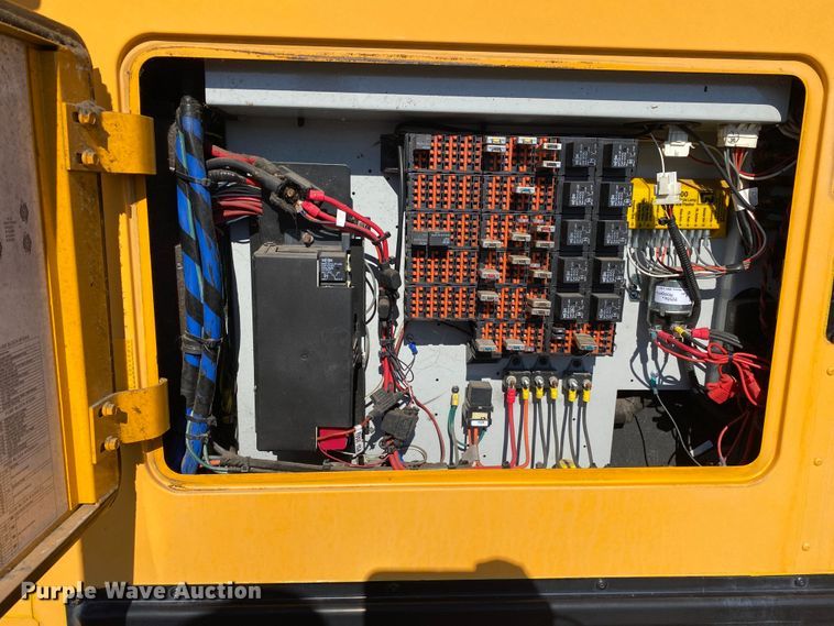 image for item JW9190 2013 International PB305  school bus