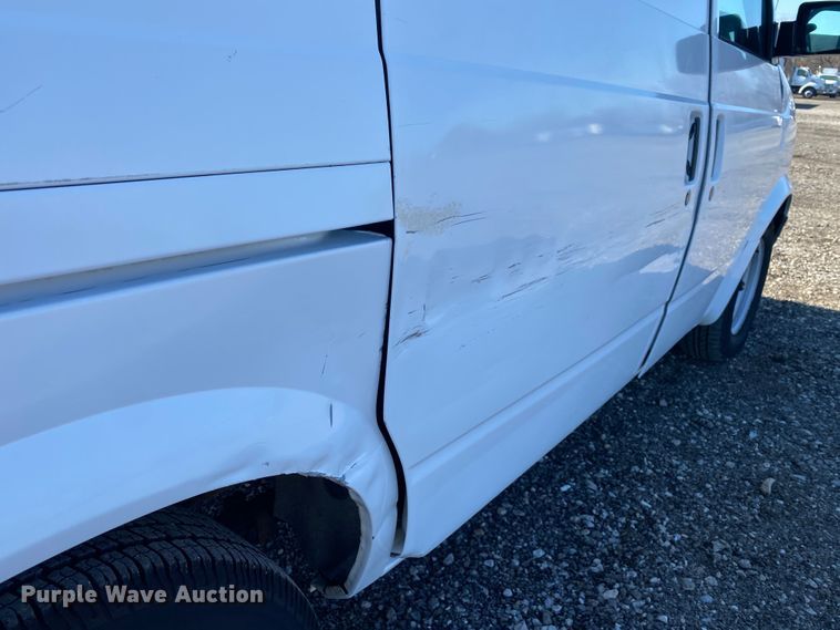 image for item JW9191 1998 Chevrolet Astro  van