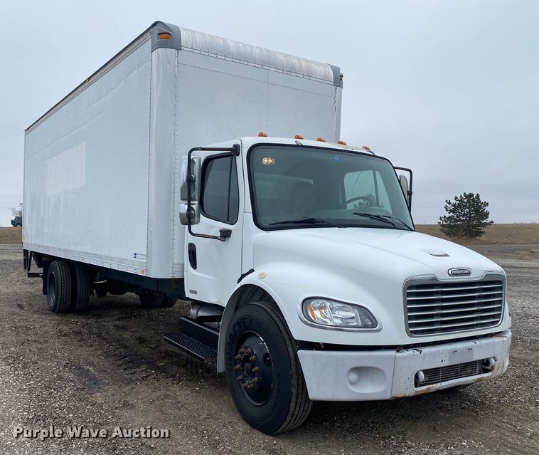 image for item JW9205 2005 Freightliner Business Class M2  box truck