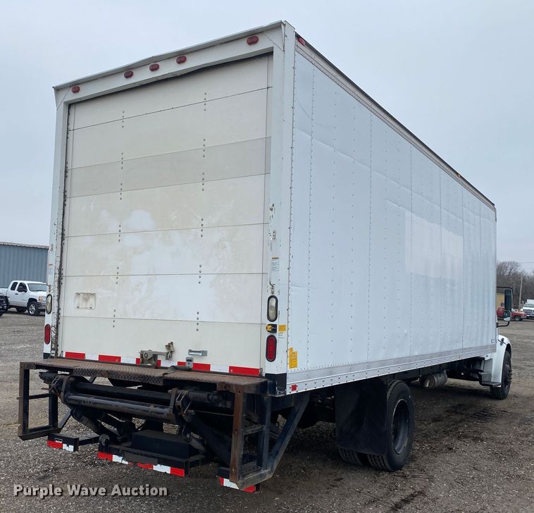 image for item JW9205 2005 Freightliner Business Class M2  box truck