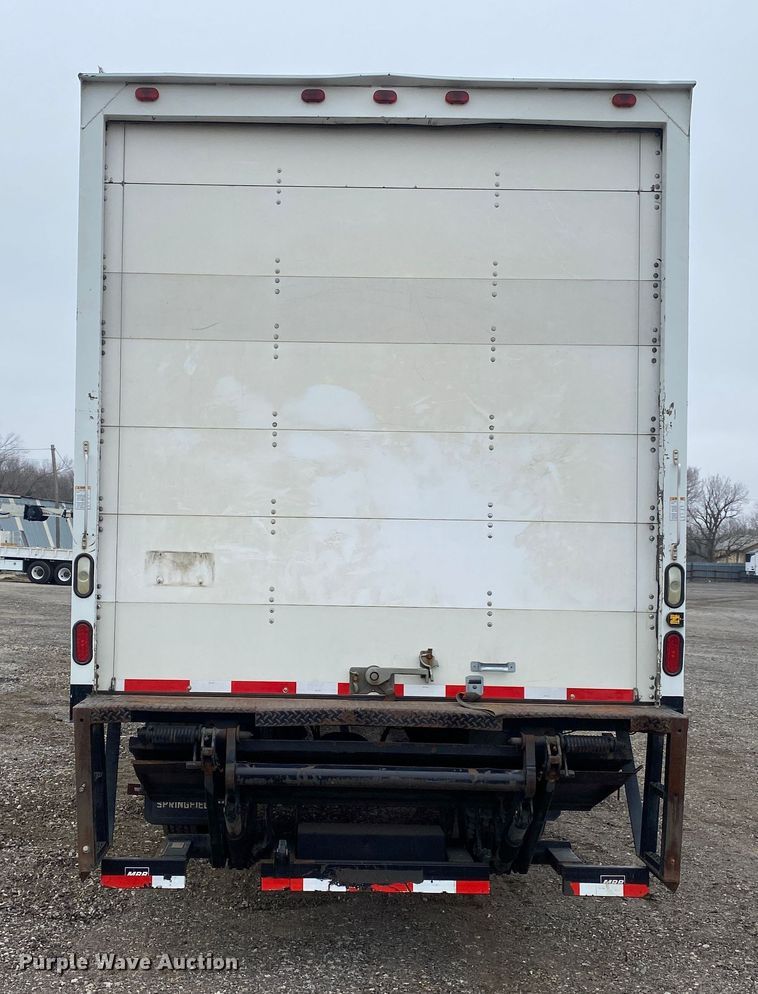 image for item JW9205 2005 Freightliner Business Class M2  box truck