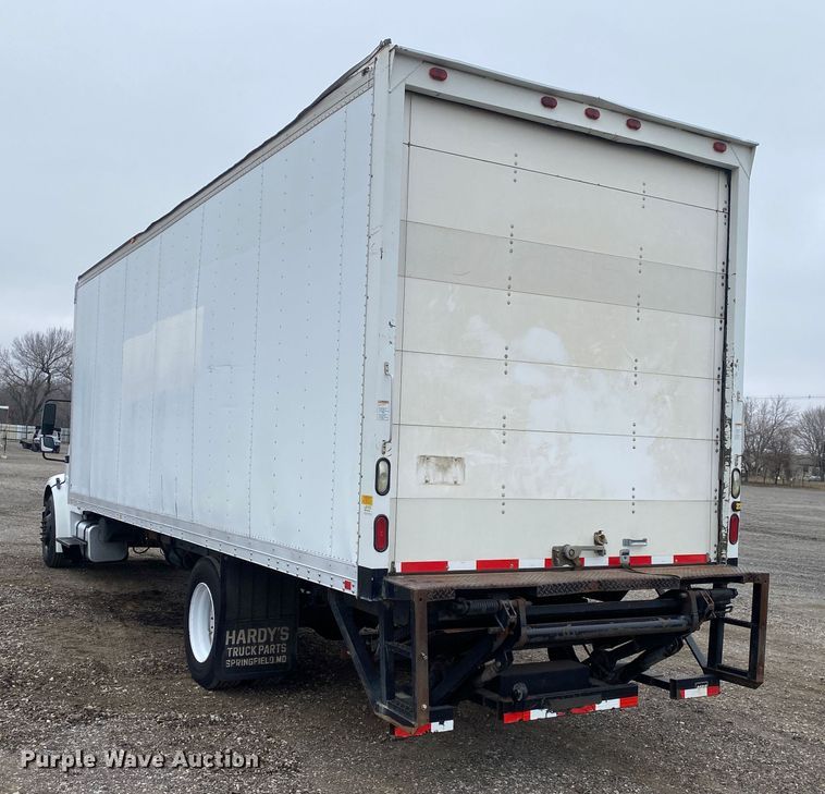 image for item JW9205 2005 Freightliner Business Class M2  box truck